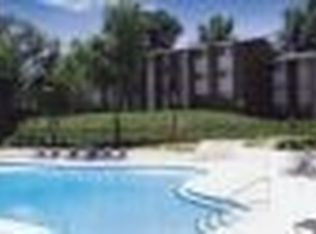 2102 W Cone Blvd APT G, Greensboro, NC 27408