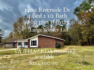 1400 Riverside Dr, Gautier, MS 39553