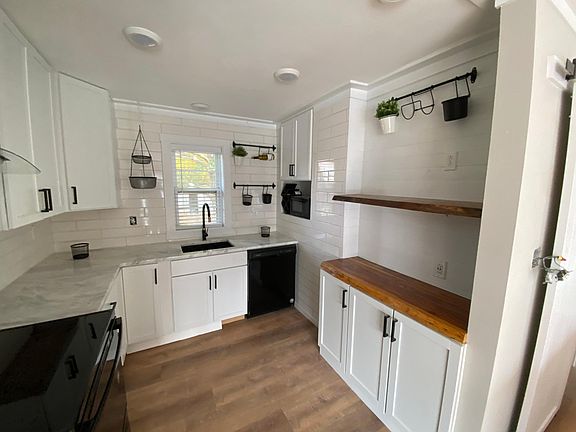 4th image of 1347 Meadow Ln