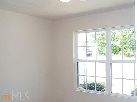 5th image of 84 Dolly Nixon Ct