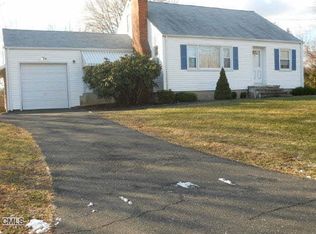 34 Laurel St, Trumbull, CT 06611