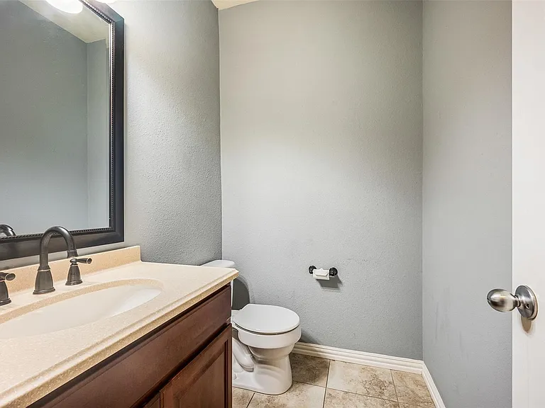 2931 Silver Landing Ln — Photo 8