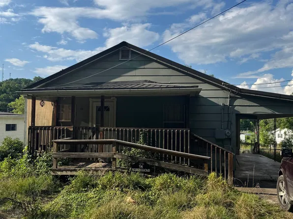 111 S Pine St, Wayne, WV 25570