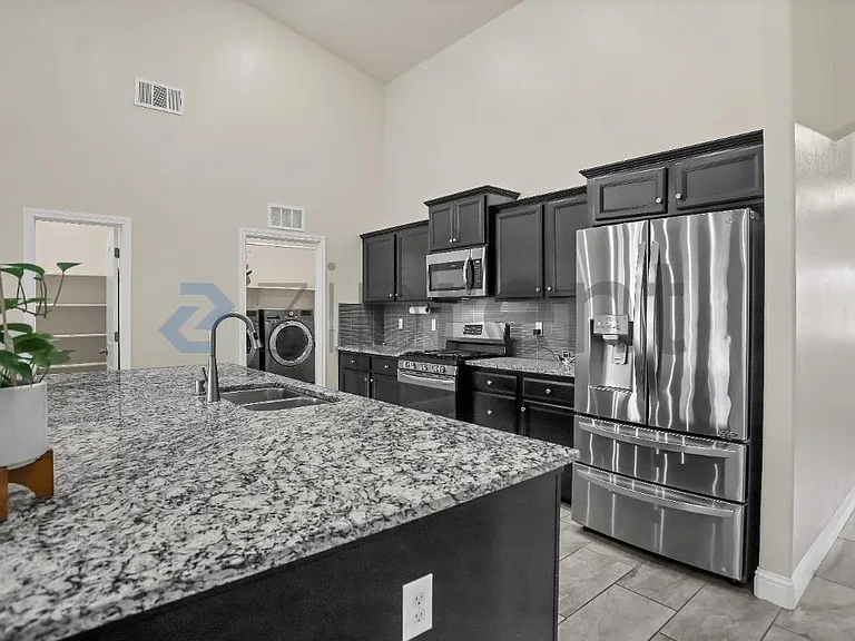 5462 W Floradora Ave — Photo 8