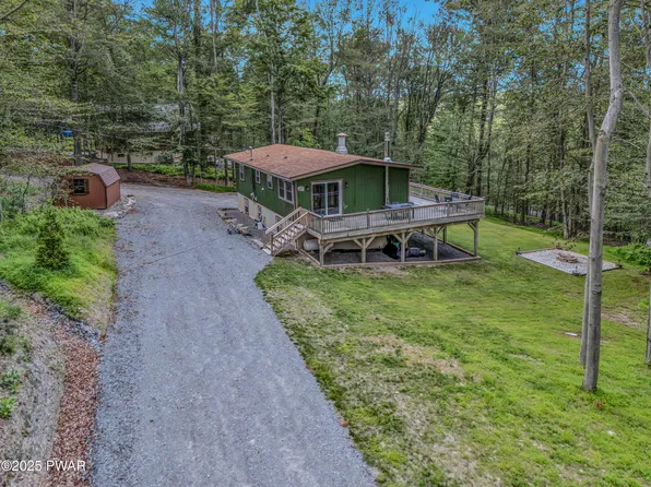 103 Ash Ln, Greentown, PA 18426