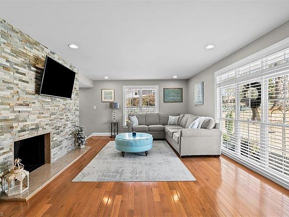 4th image of 119 Hillcrest Rd