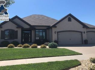 1117 Leone Ridge Dr, Manhattan, KS 66503