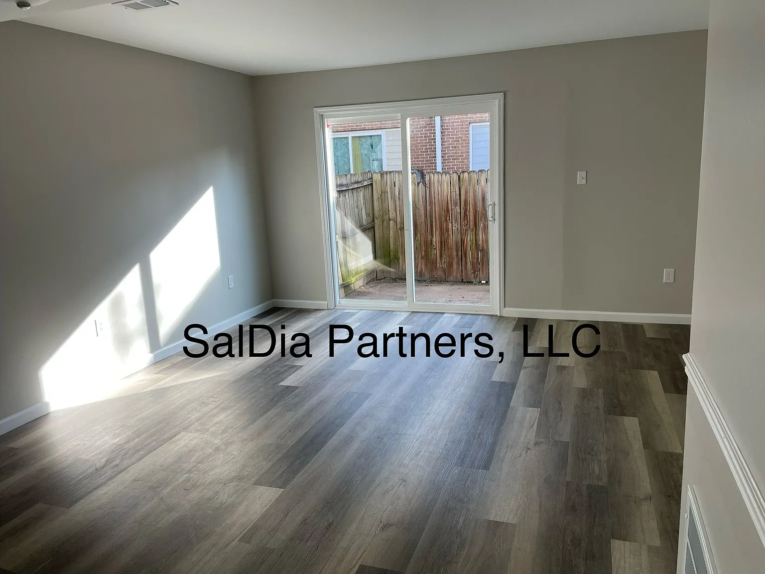 2 bed, 1.5 bath, 1056 sqft, $1,000 — Photo 4