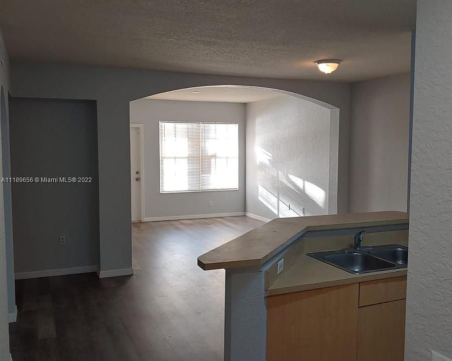 1st image of 1809 Belmont Ln #1809