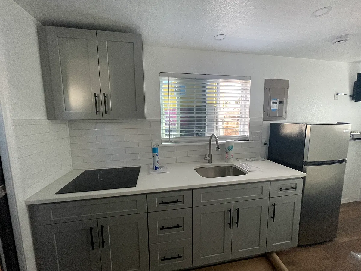Building Photo - 207 S Sabinas St #3101