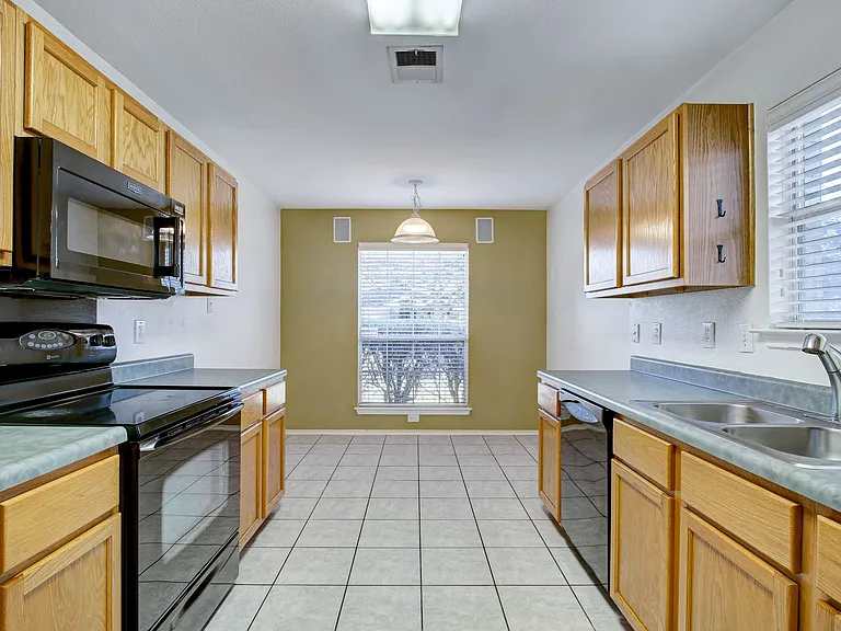 523 Granite Clf — Photo 8