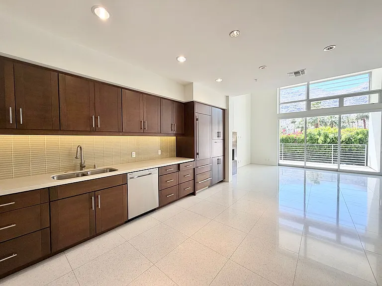 803 N Palm Canyon Dr #8 — Photo 4