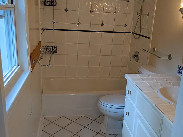 5900 Valley View Dr — Photo 32