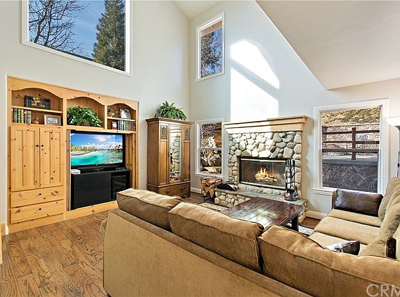 3rd image of 28180 Grenoble Dr