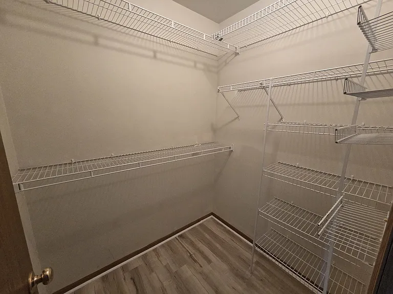 1485 Exeter Ln — Photo 11