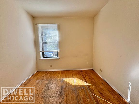 5th image of 3147 W Medill Ave