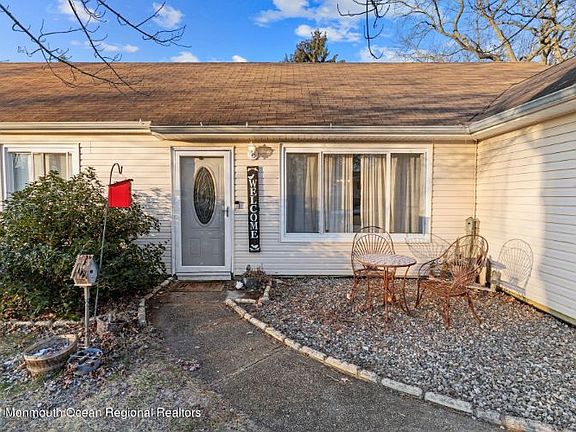 2nd image of 1114 Crystal Dr