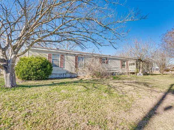 100 Zodiac Strait Rd, Ferris, TX 75125
