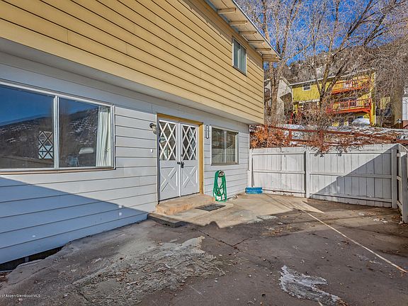 2nd image of 457 Mountain Shadows Dr