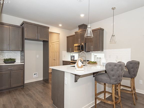 2nd image of 3759 SE 62nd Ave #168