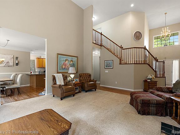 5th image of 8117 Remington Ct