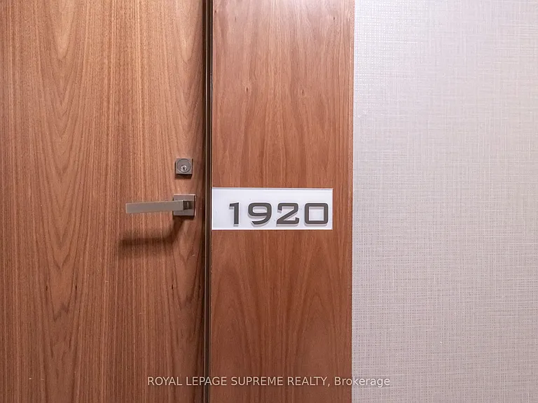 275 Village Green Sq #1920 — Photo 7