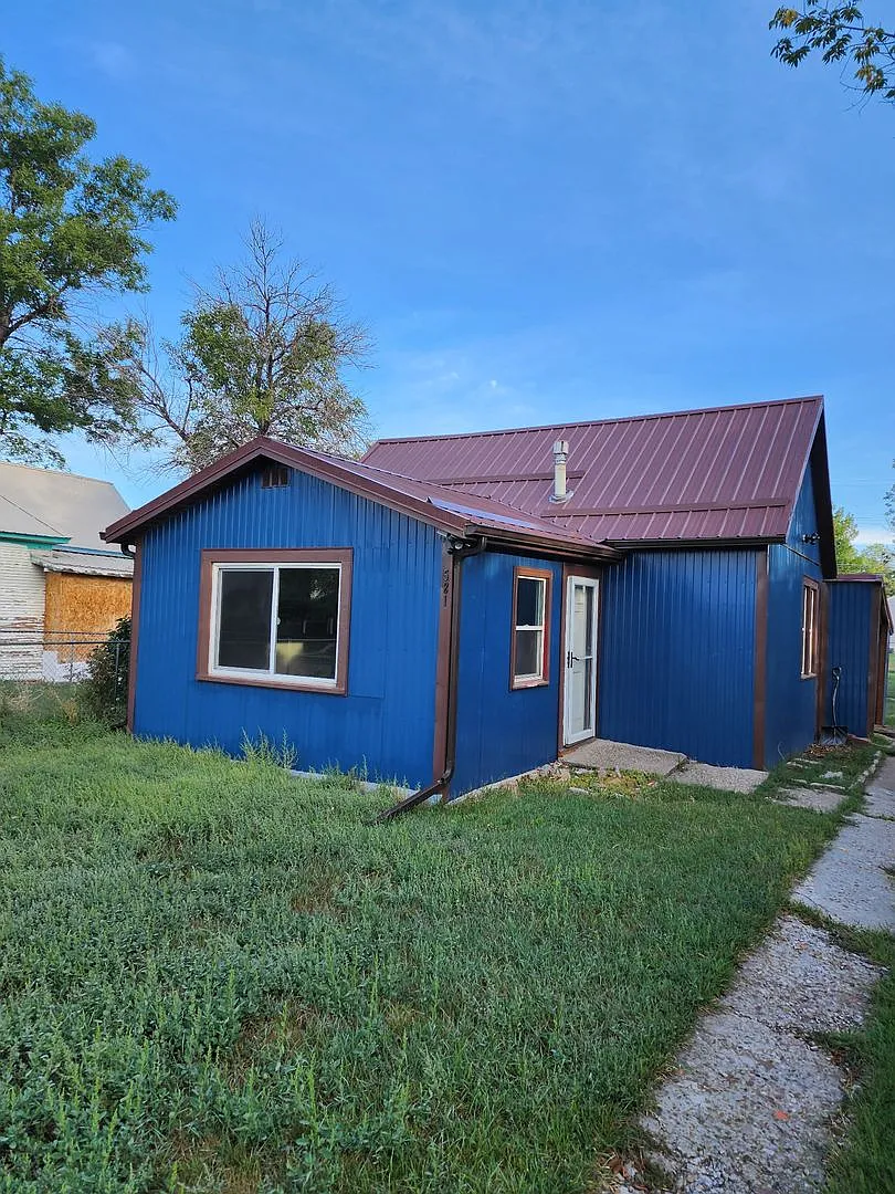 1 Bedroom Single-Family Home in Great Falls — Photo 1