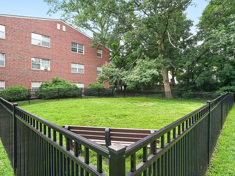 Enjoy serene outdoor spaces at Eagle Rock Apartments at Framingham, featuring beautifully maintained grounds and ample room for relaxation. Perfect for gatherings or quiet moments. Schedule your visit today to see it for yourself!
