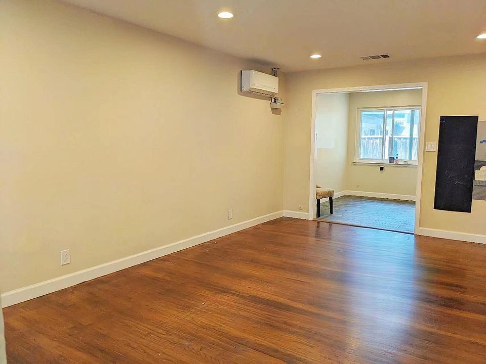 1st image of 386 Waverly St