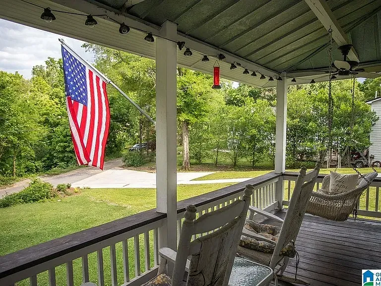 735 Branch Dr — Photo 2