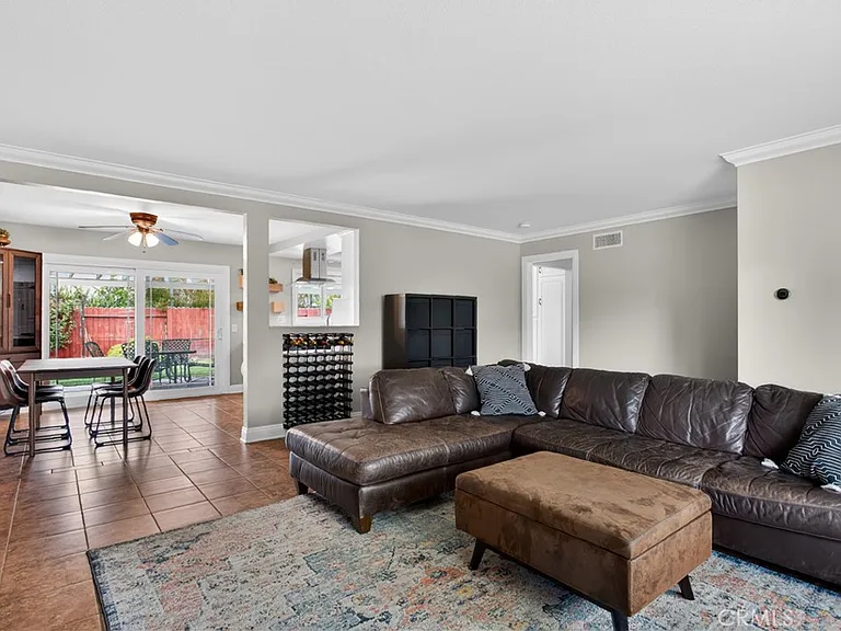2730 S Poplar St — Photo 5