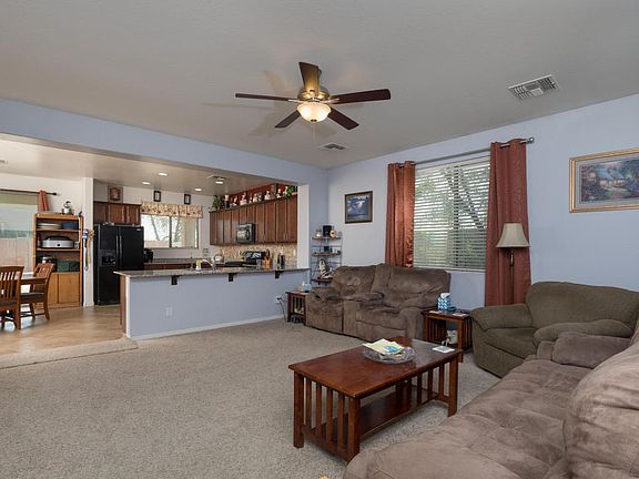 3rd image of 1361 W Paisley Dr