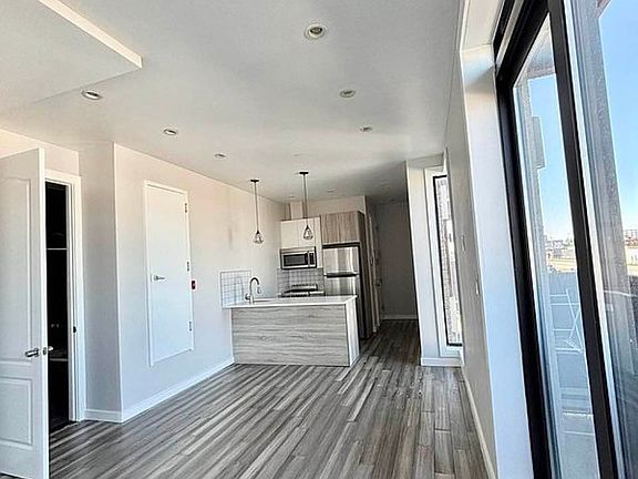 5th image of 313 52nd St #4R