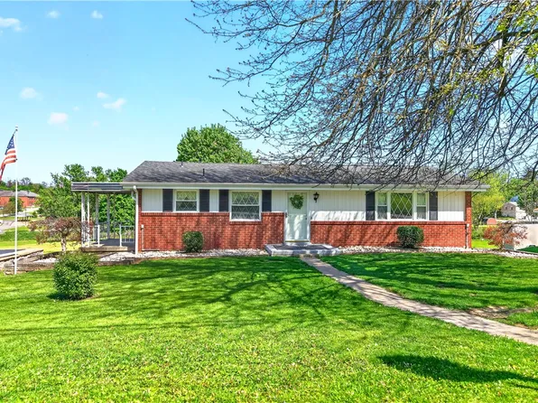 1142 W Laurel Cir, Mount Pleasant, PA 15666