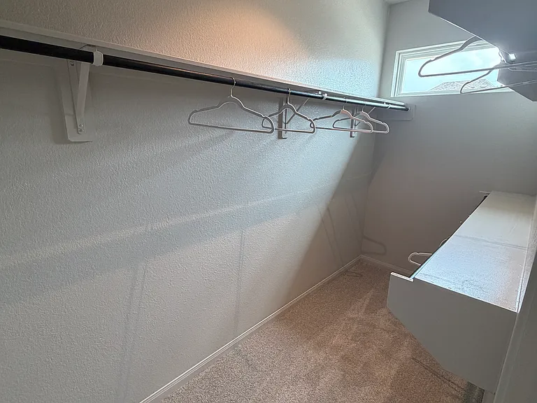 Knoll Rdg — Photo 18