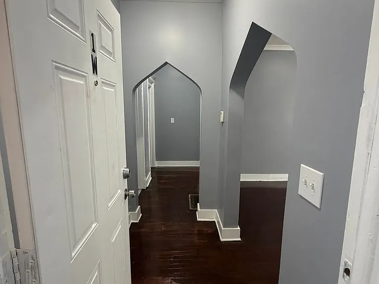 851 W Marquette Rd — Photo 2