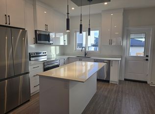 12435 47th St NW, Edmonton, AB T5W5E5