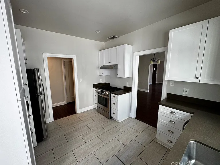 336 N Stanley Ave #338 — Photo 13