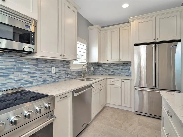3213 Marcellus Cir — Photo 11