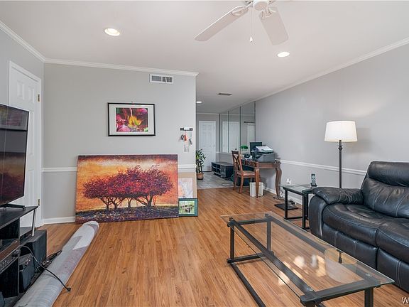 2nd image of 1036 Fairfax Dr