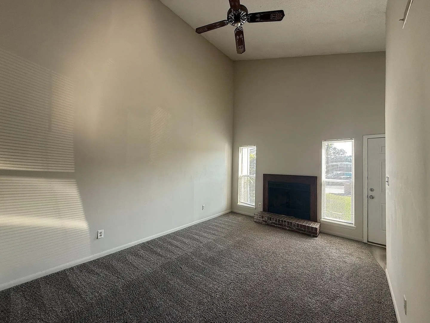 Nice 2 bedroom,1 bath duplex. — Photo 3