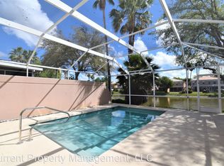 5573 Cove Cir, Naples, FL 34119