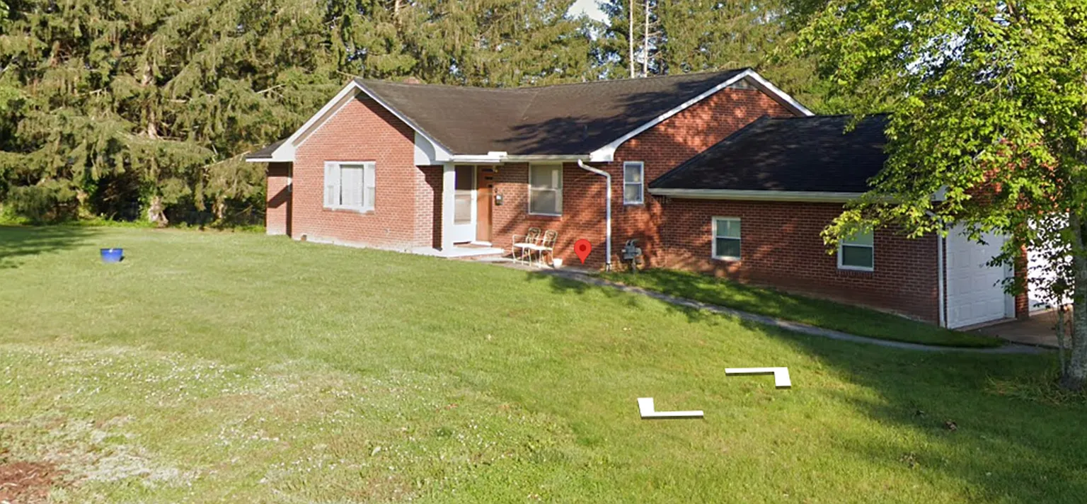 3 bed, 2800 sqft, $2,100 — Photo 1