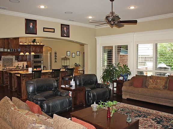 4th image of 1216 Cambridge Bnd