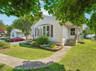 22 Arlington Ave, Mount Arlington Boro, NJ 07856