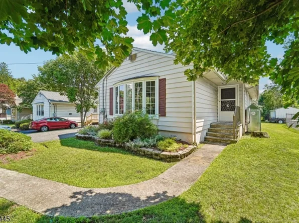 22 Arlington Ave, Mount Arlington Boro, NJ 07856