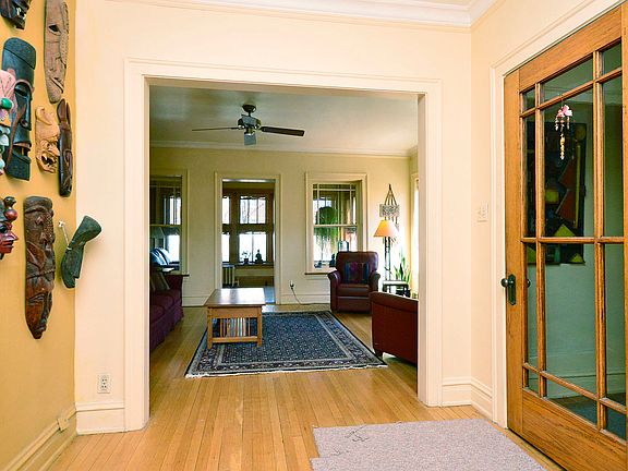 5th image of 1031 S Oak Park Ave