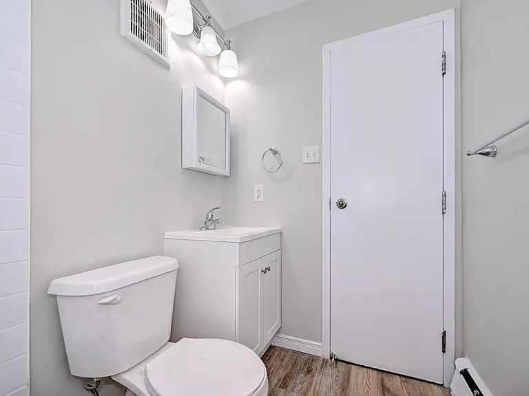 531 Franklin Blvd — Photo 17