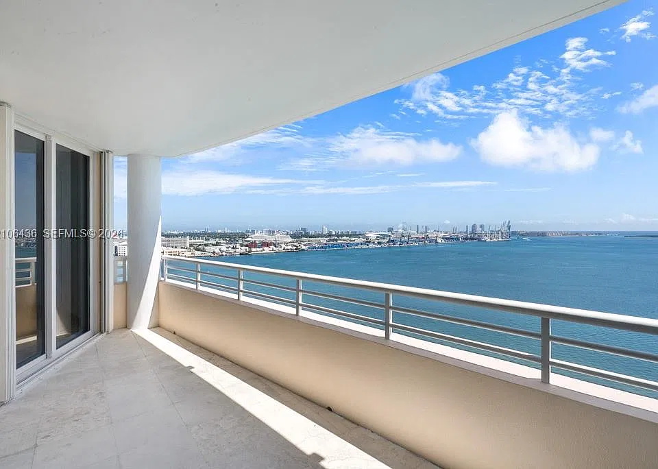 808 Brickell Key Dr #2102