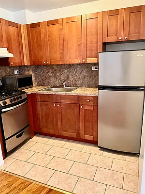 Rented by Guy Goldman, LREB | media 21